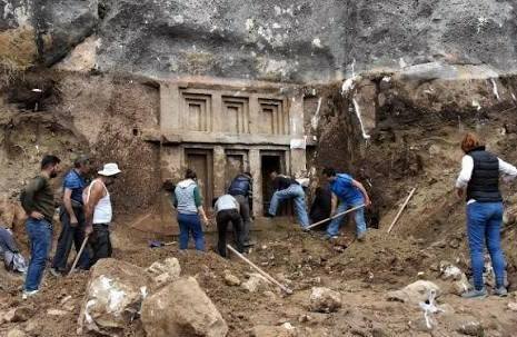 Queen Nefertiti discovery 