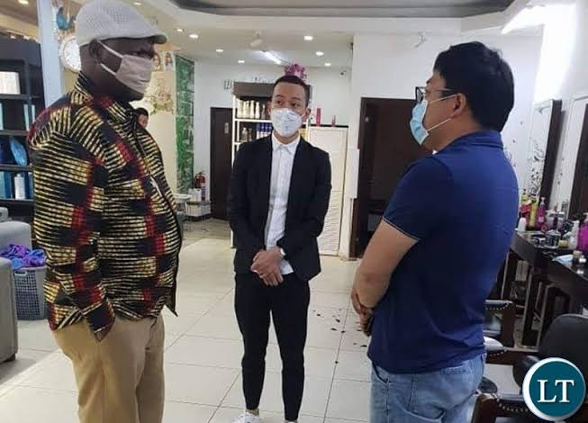 Zambian Mayor, Miles Sampa Shuts Down A Chinese Barbershop For Refusing To Admit Local Zambians