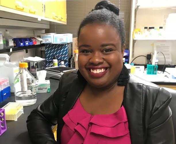 Dr Monique mendes