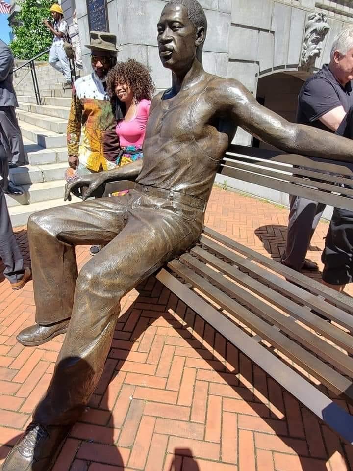 700 Pound Statue of George Floyd Unveiled At Newark City Hall
