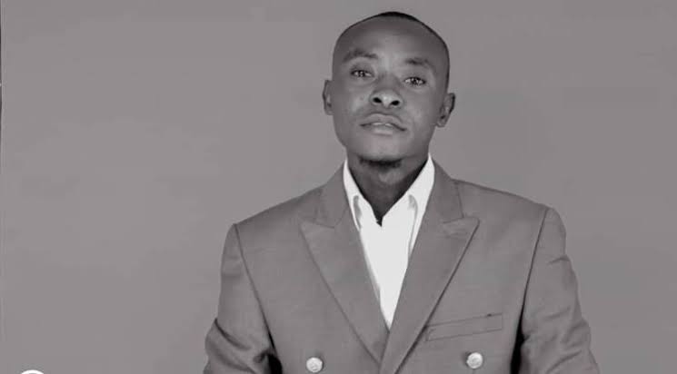 Volcano alert bracelet : 24 year old Congolese Shukuru Victoire, creates an App that helps families displaced by the volcano eruption find each other