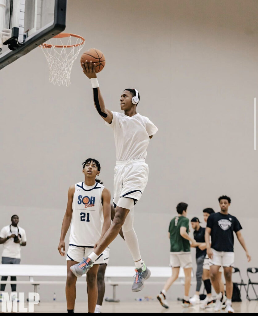 One-Armed Dominican Republic Basketball Player, Hansel Donato Domínguez Receives a Scholarship