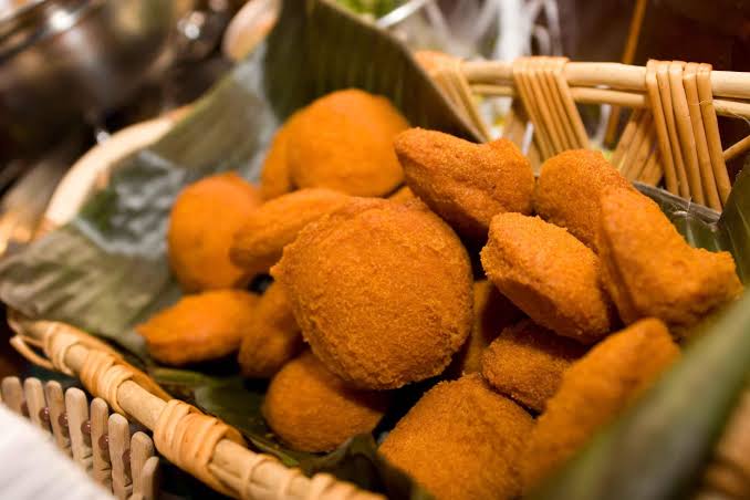 #MbbaTastyThursday: Acaraje, A crispy Brazilian Beans Cake with West African Origins