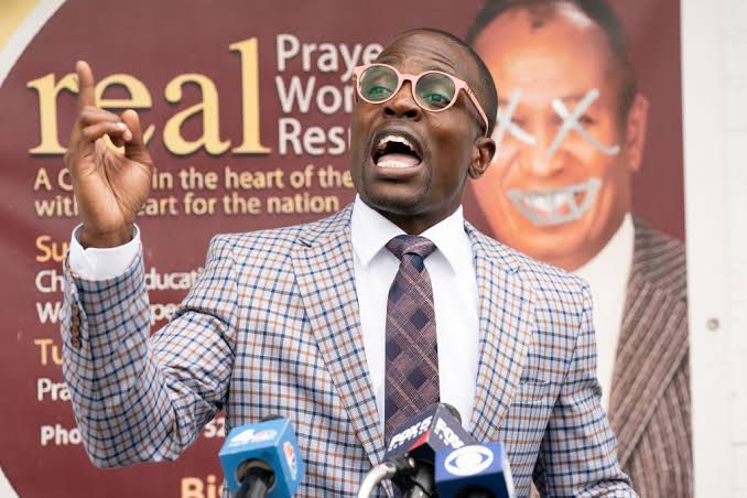 After he was robbed On Live, Bishop Lamor Whitehead, Reportedly Chokes A Woman During Church Service