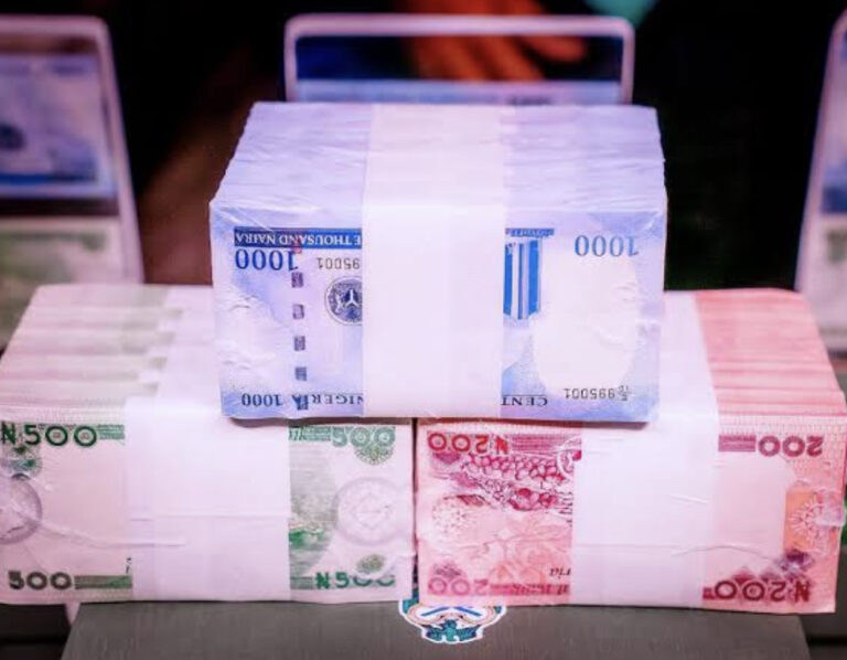 Nigerian Govt restricts cash withdrawal to $44 a week per individual