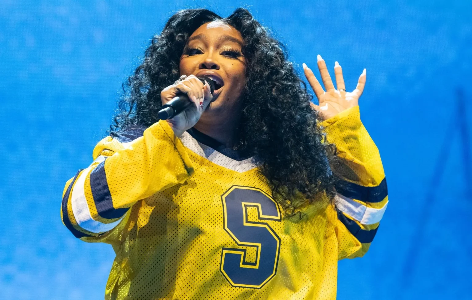 SZA Set to Receive Prestigious Songwriters Hall of Fame Award